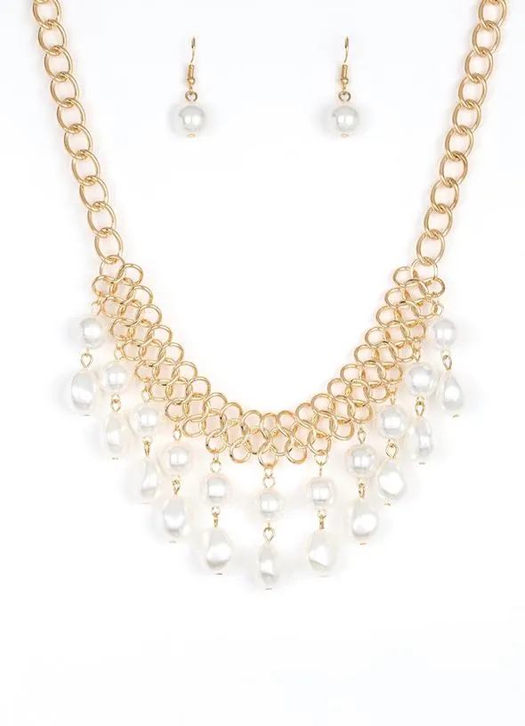 5th Avenue Fleek - Gold Necklace - Paparazzi Accessories