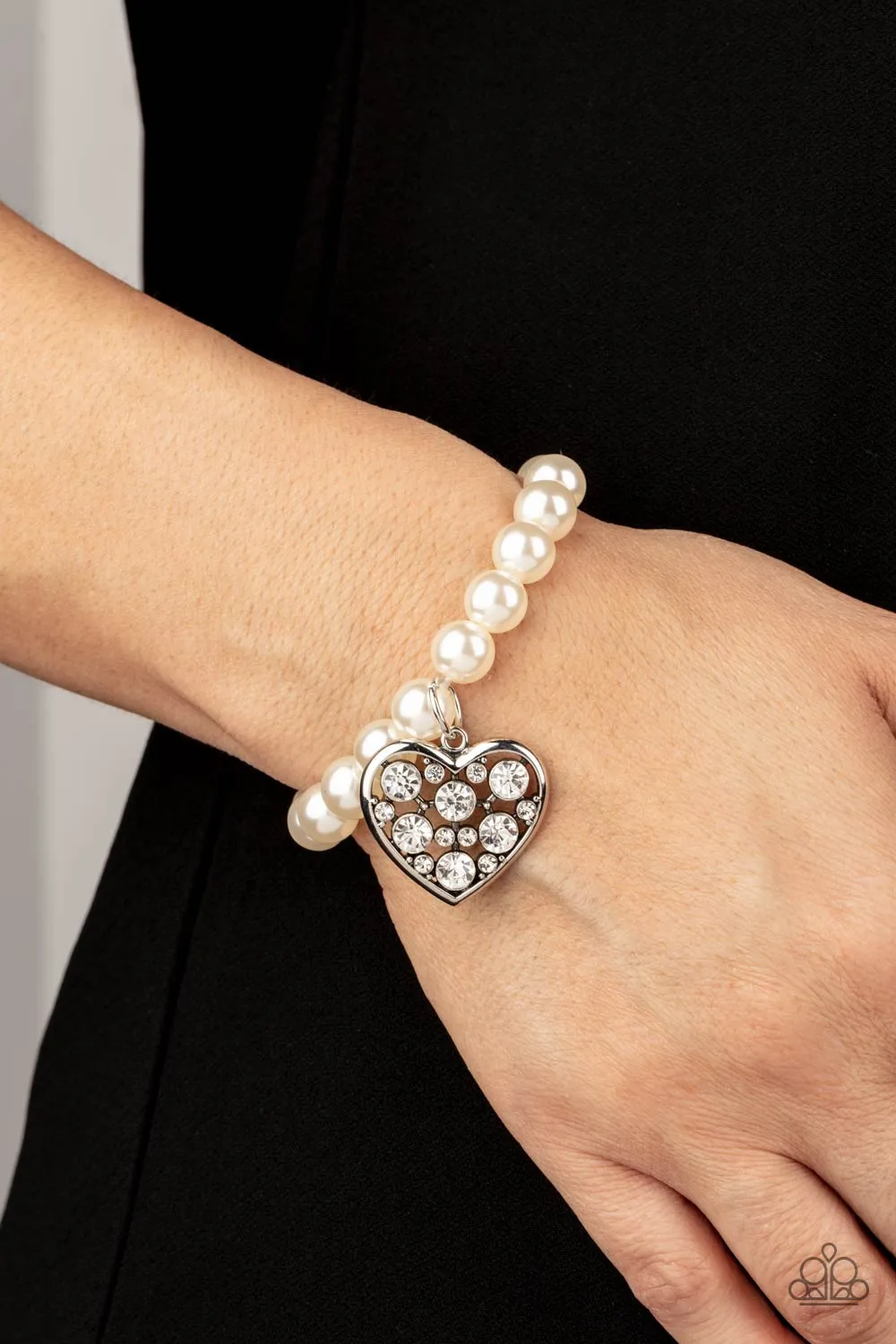 Cutely Crushing - Paparazzi Accessories