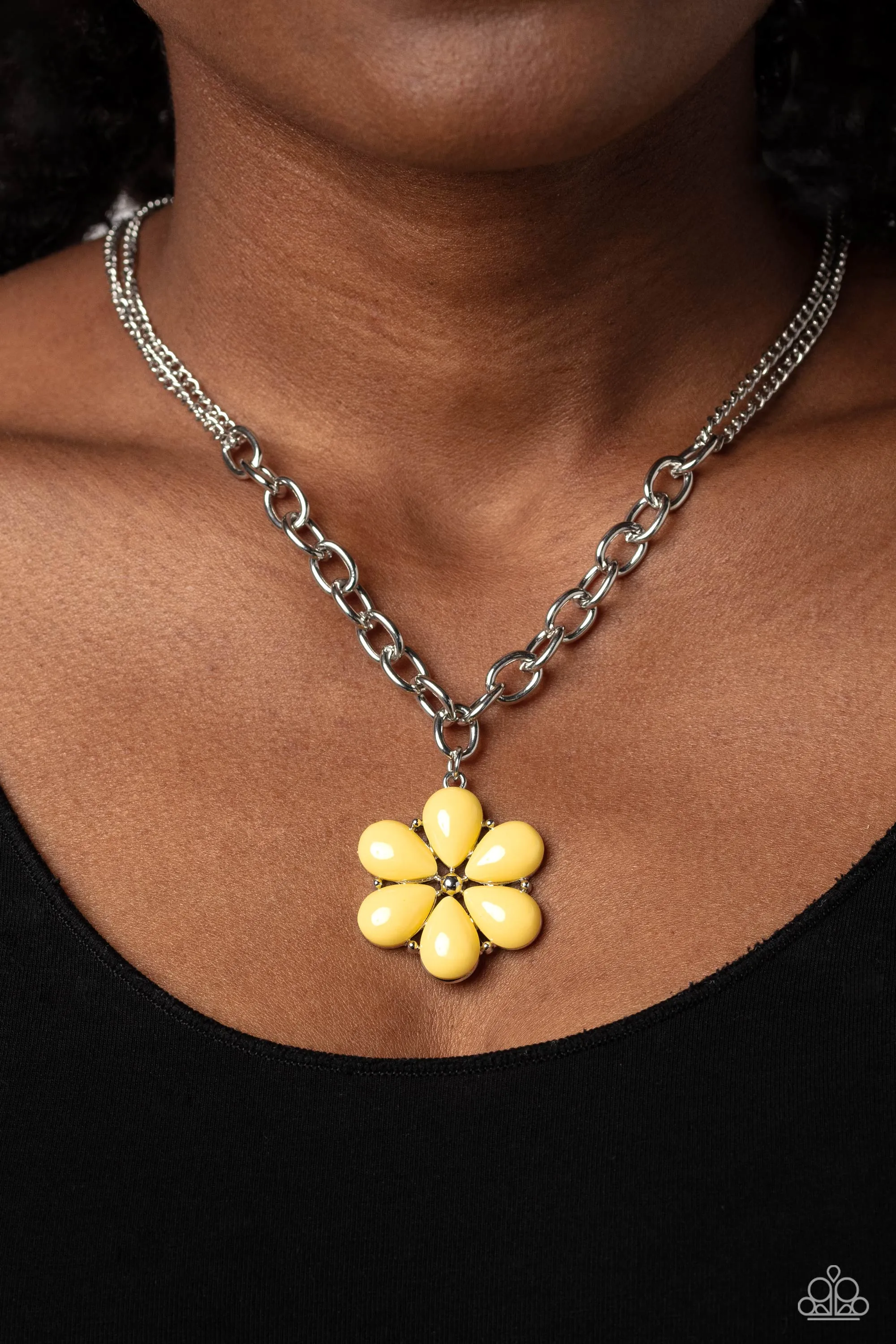 Dazzling Dahlia - Paparazzi Accessories