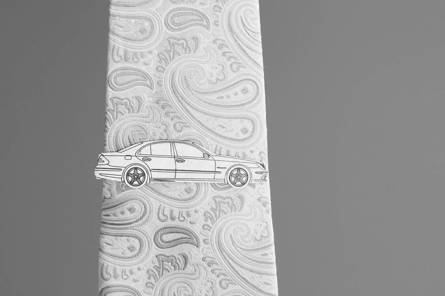 E55 (W211) - Carbon fiber tie clip