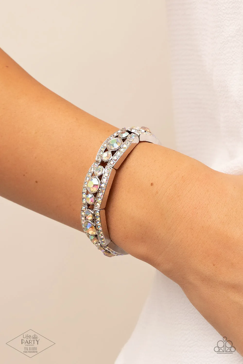 Easy On The ICE - Paparazzi Accessories