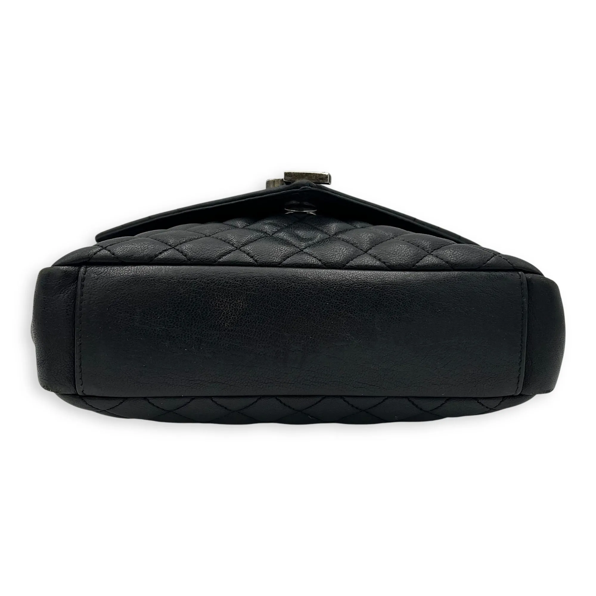 Envelope Shoulder Bag Black in Calfskin, Ruthenium hardware