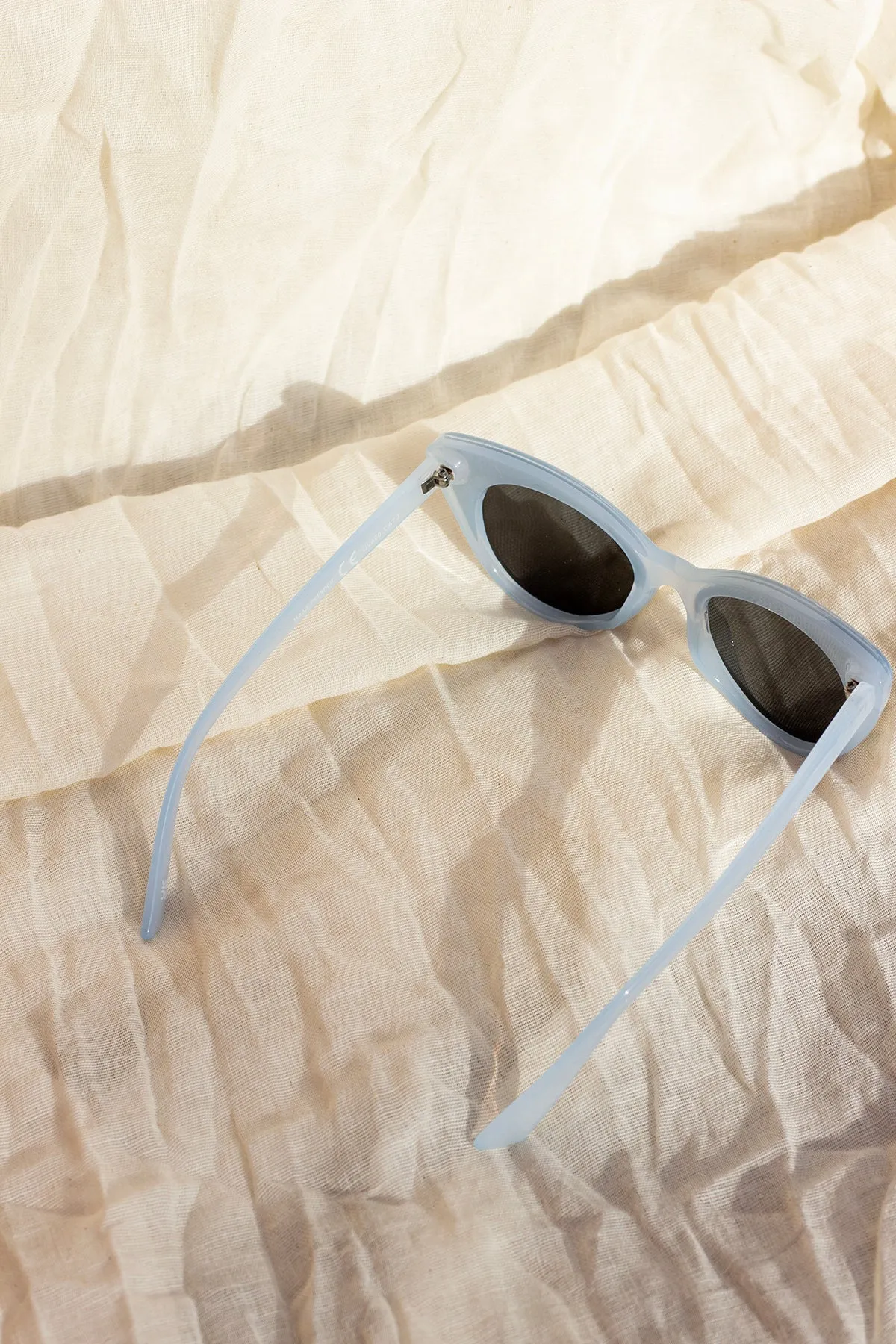 Exaggerated Front Lens Cat Eye Sunglasses