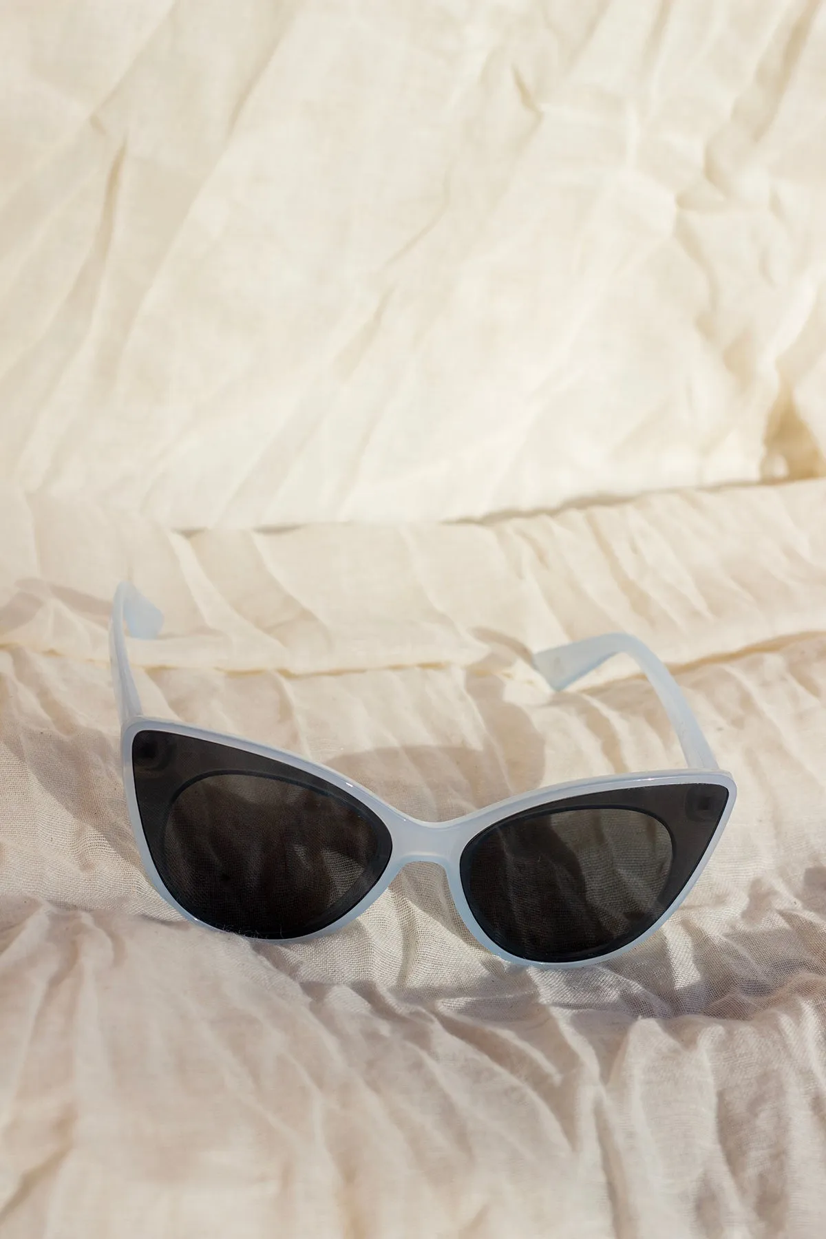 Exaggerated Front Lens Cat Eye Sunglasses