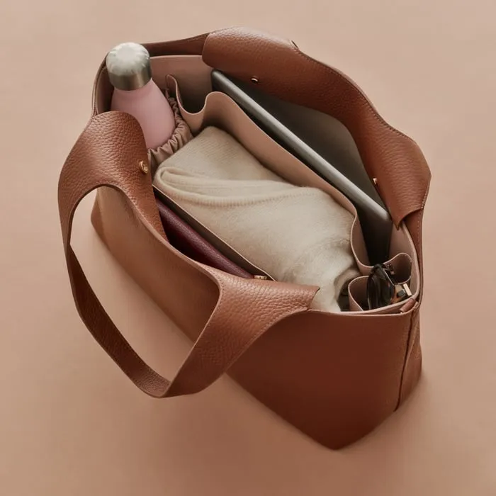 Flaunt your Confidence - The Ultimate Organizational Tote for Work and Travel