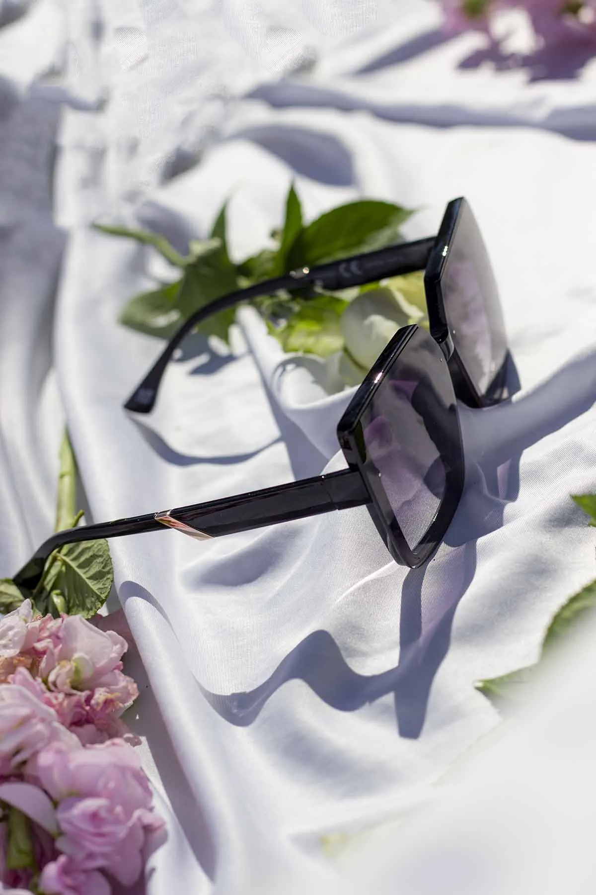 Front Lens Chunky Square Angled Sunglasses