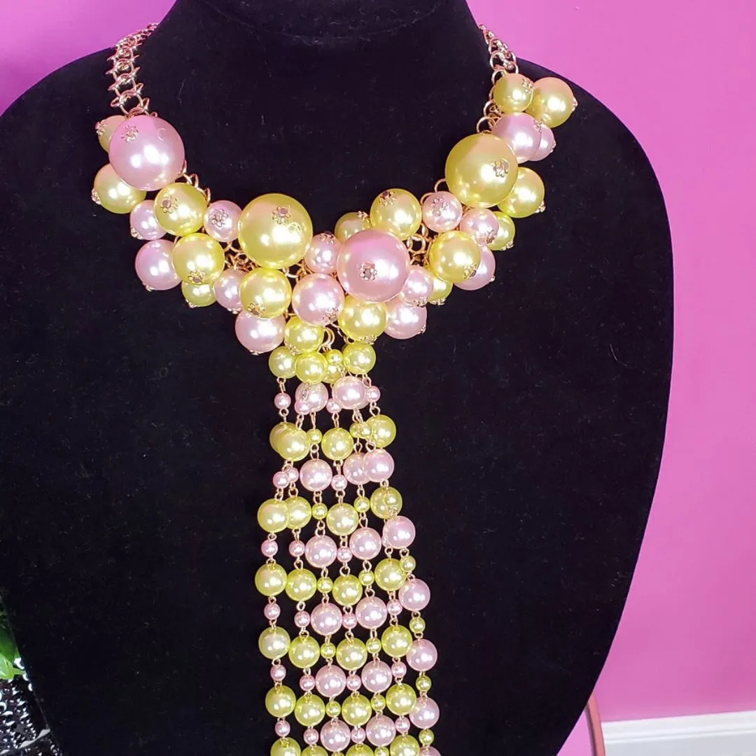 Her Pearl Tie Necklace