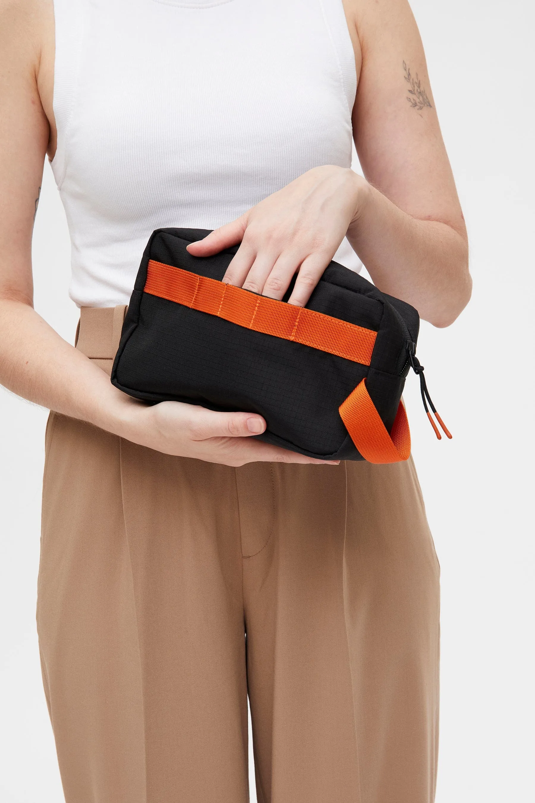 Kei Lithe Washbag Black Vandra