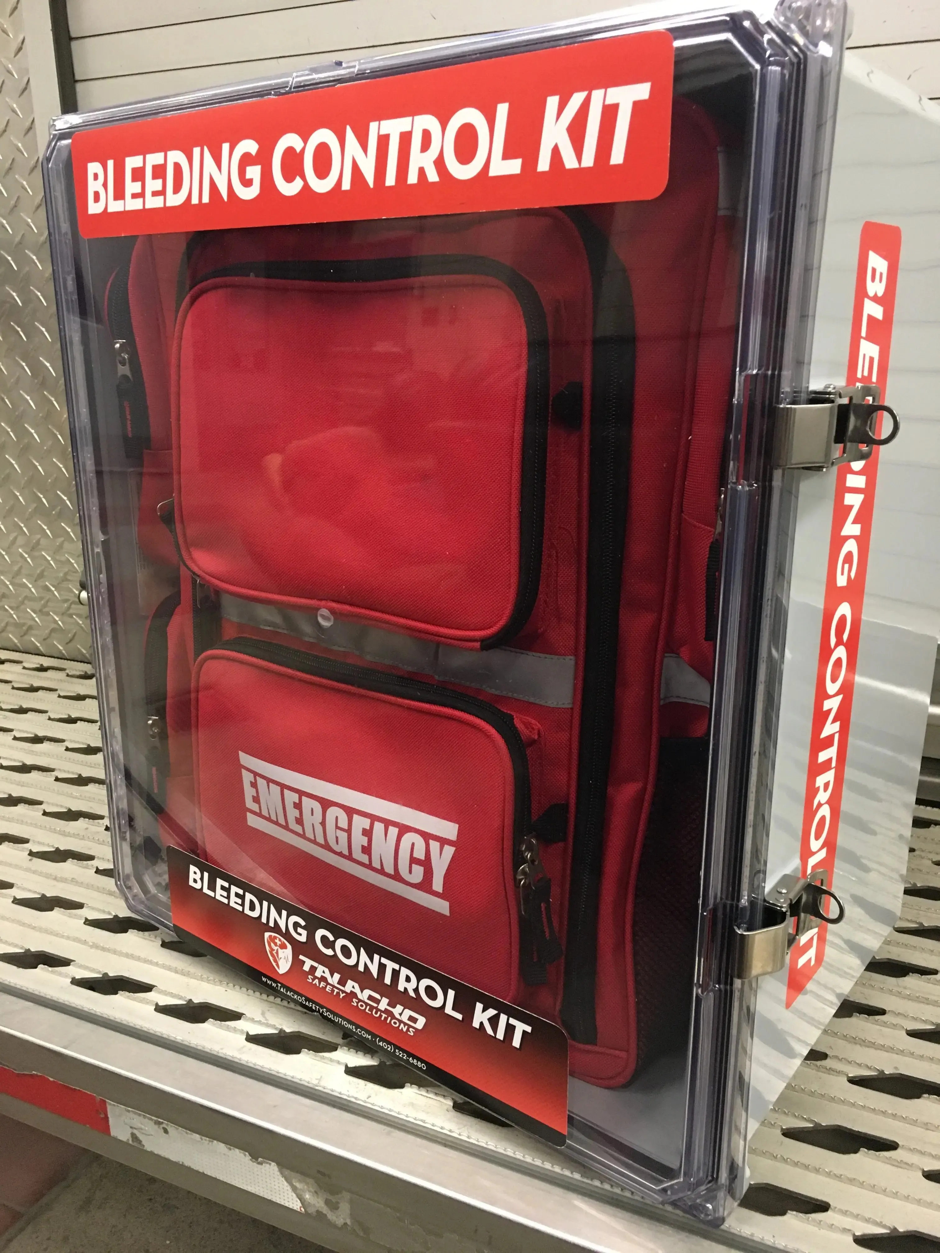 King Enclosure with (8) Basic Bleeding Control Kits