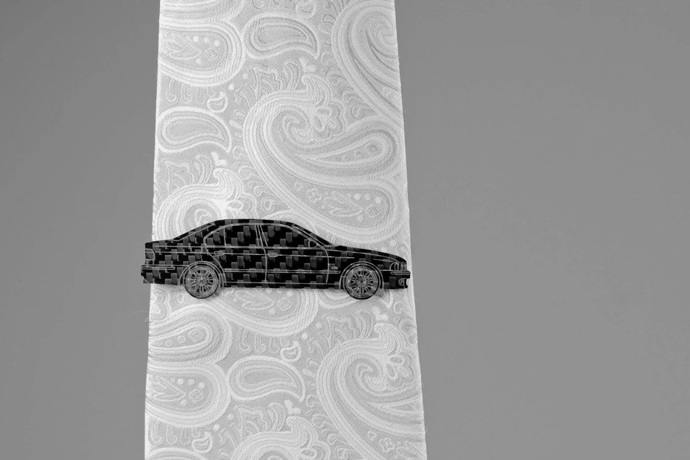 M5 (E39) - Carbon fiber tie clip