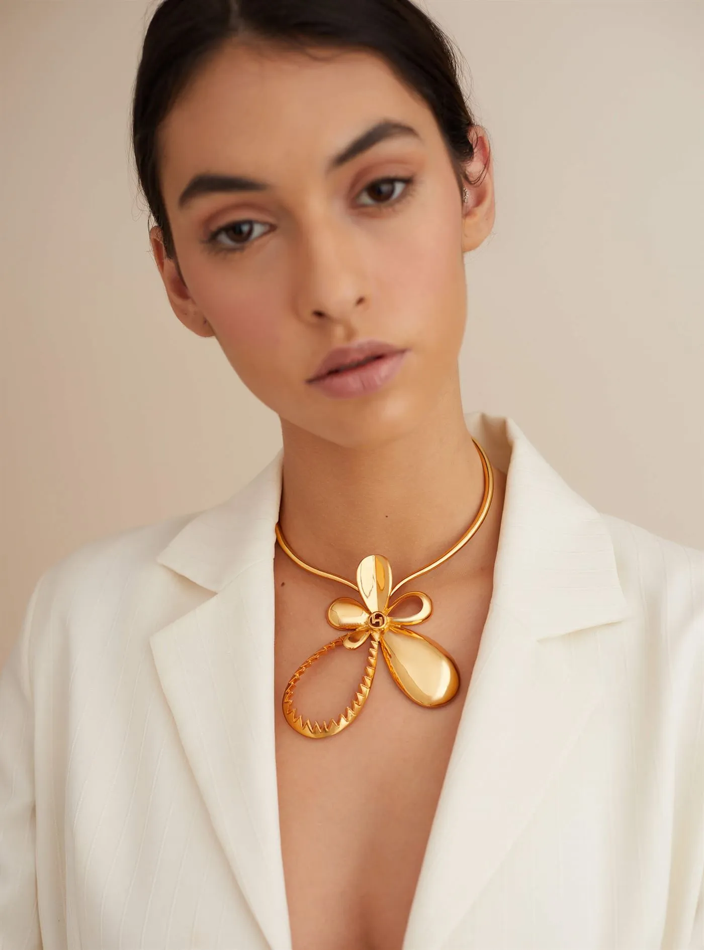 Outhouse   I   Oh Poppi Wall Street Tuberose Necklace Brass, Gold Accessories OHAW21NE031