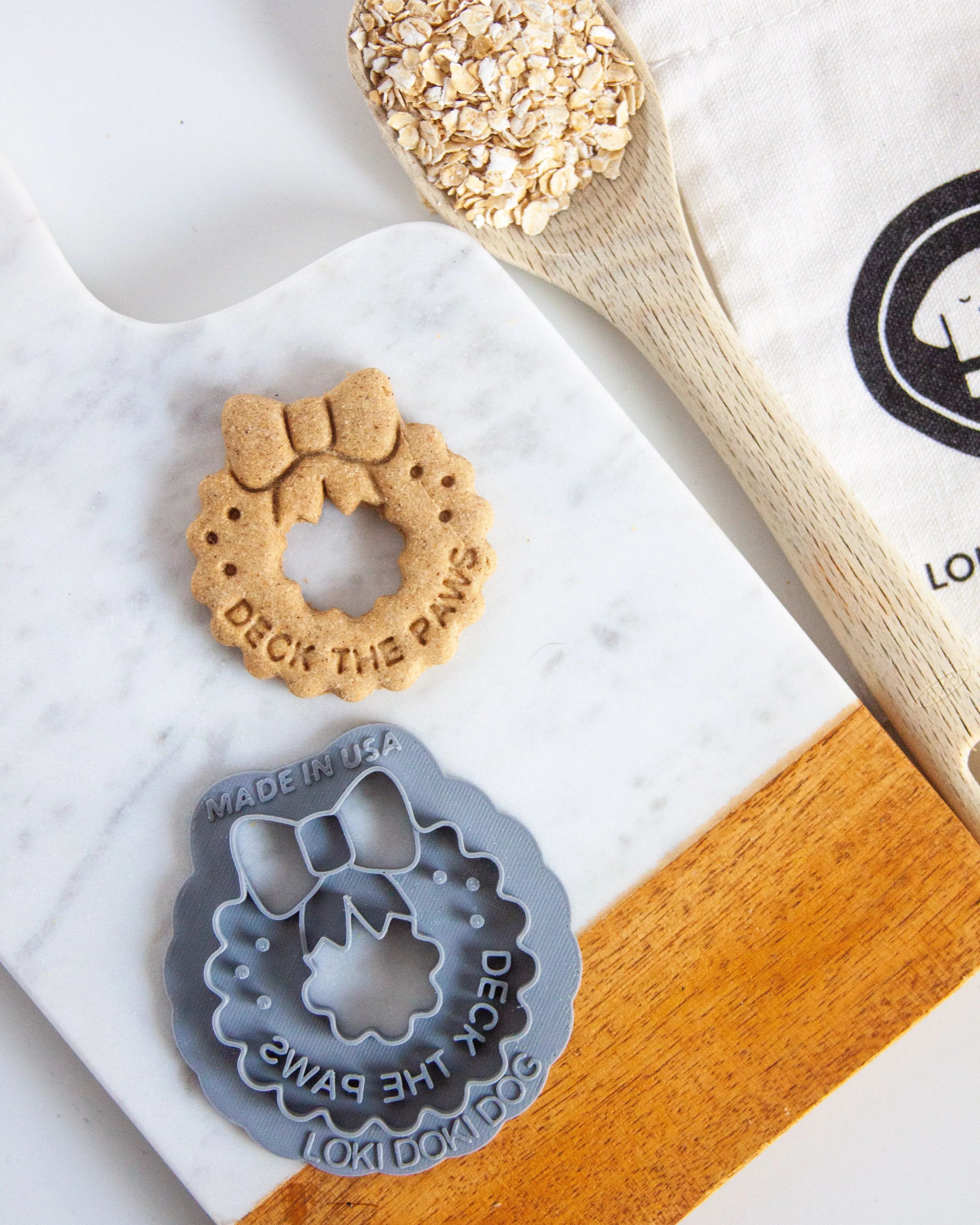 "Deck the Paws" Wreath Shaped Dog Biscuit Cookie Cutter
