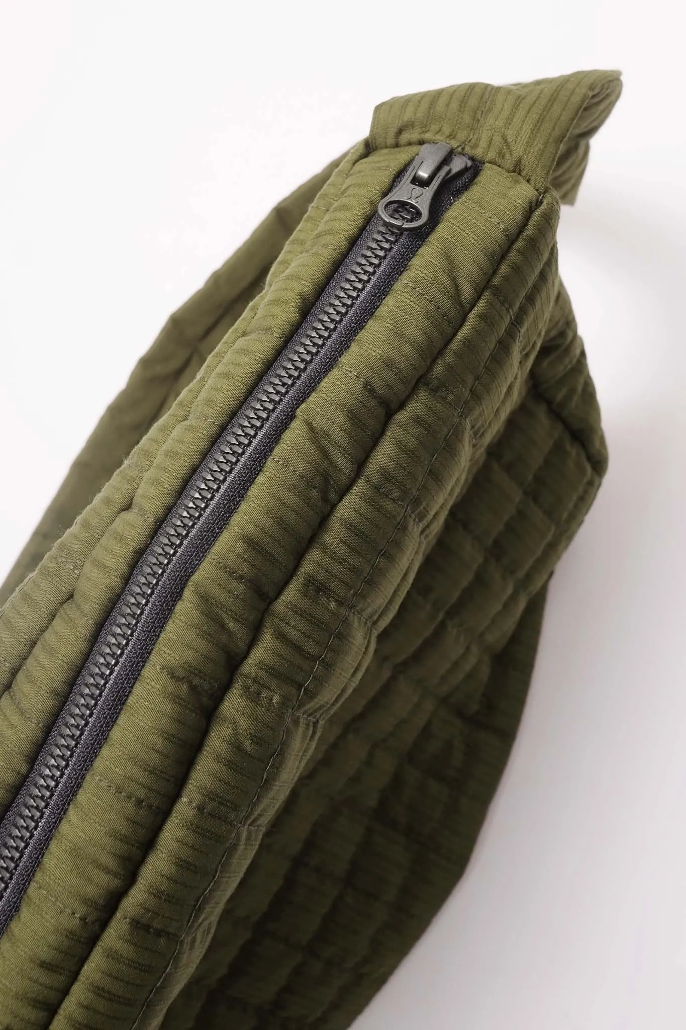 "FLOW" CROSS BAG IN RESEDA GREEN