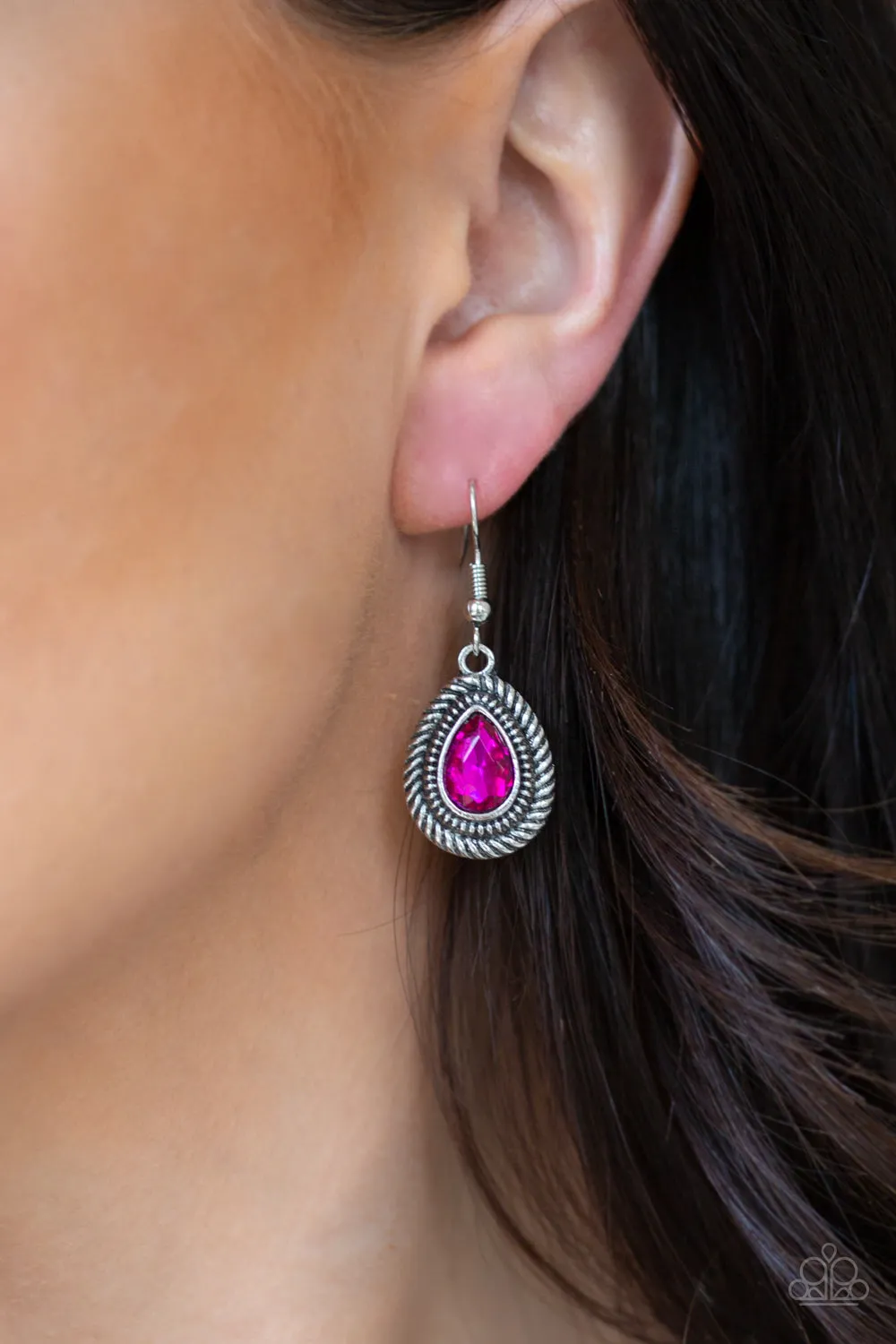 Sheen Queen - Pink - Paparazzi Accessories