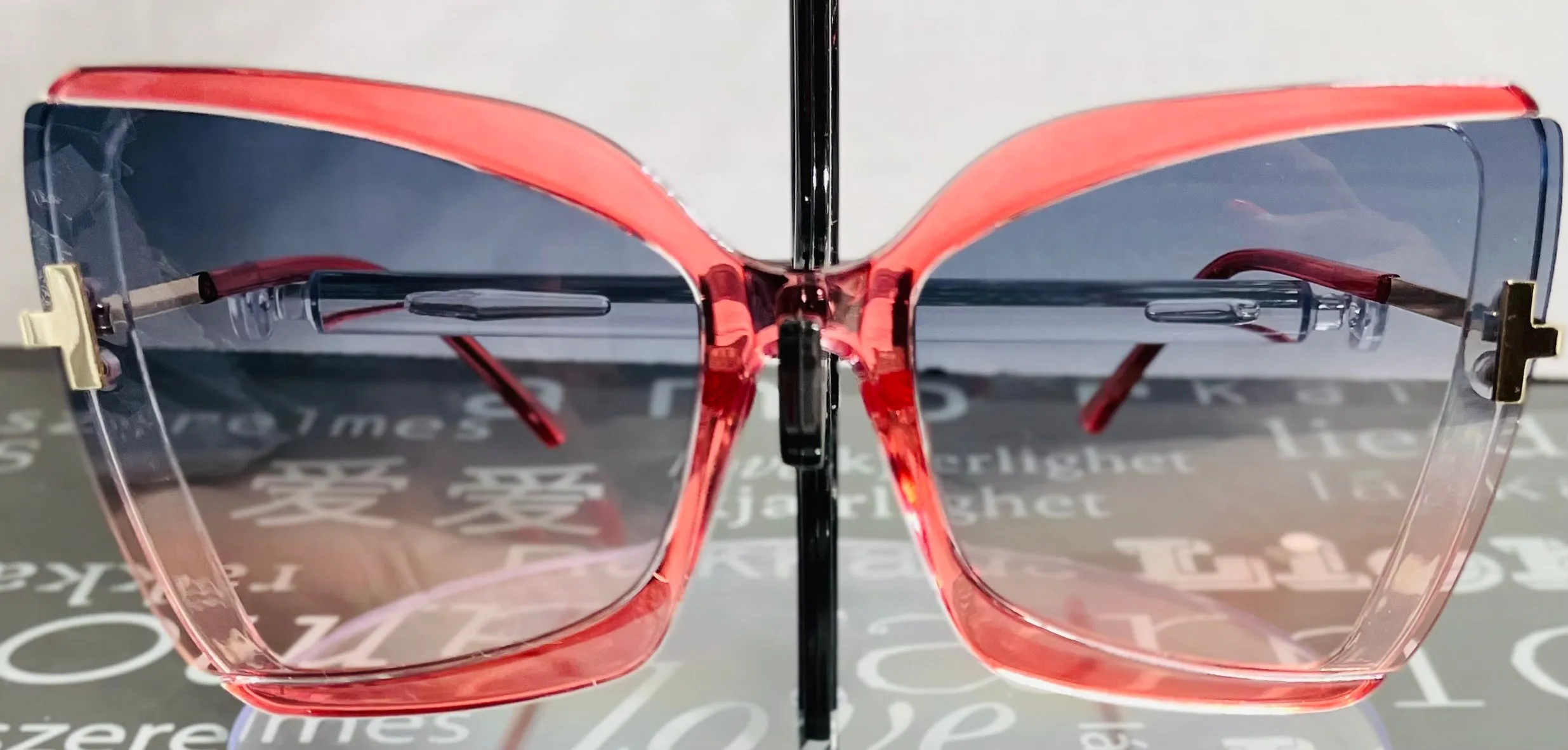 “She’s A Boss” Sunglasses