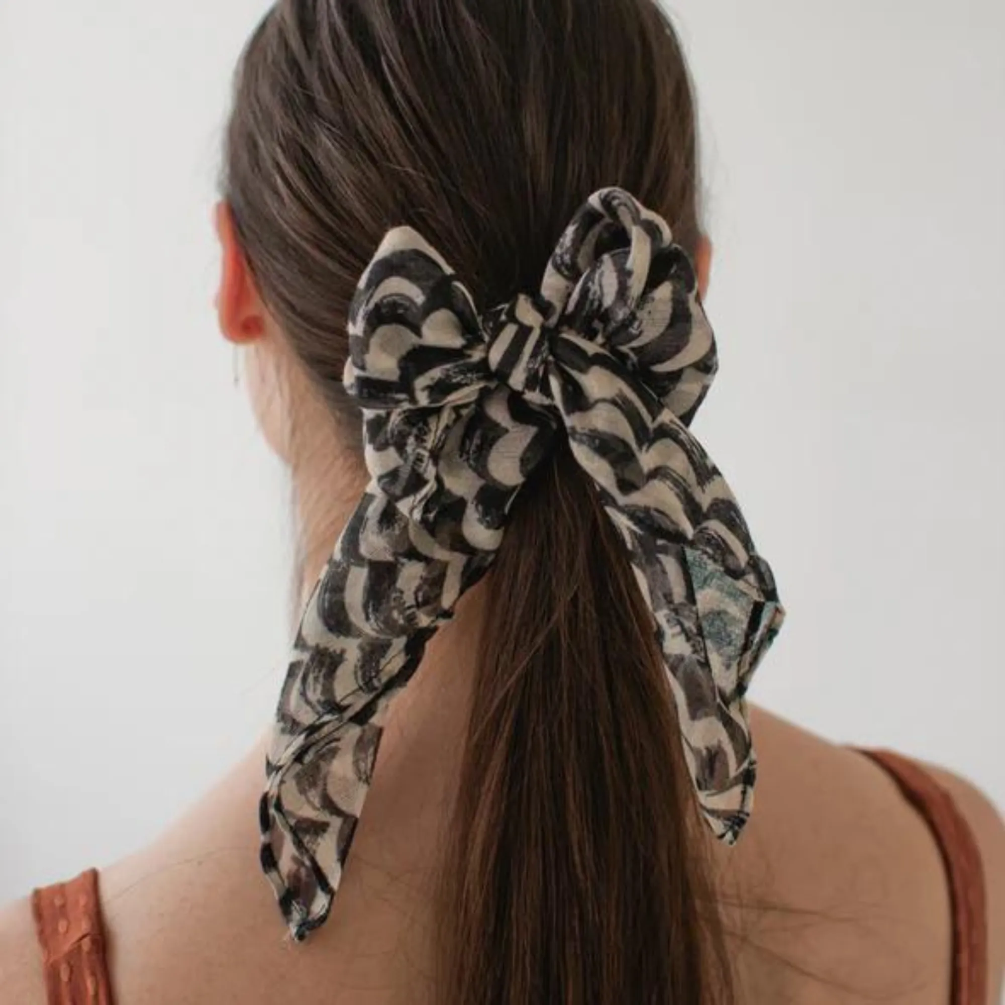 Sophie- Waves Mini Scarf Sand