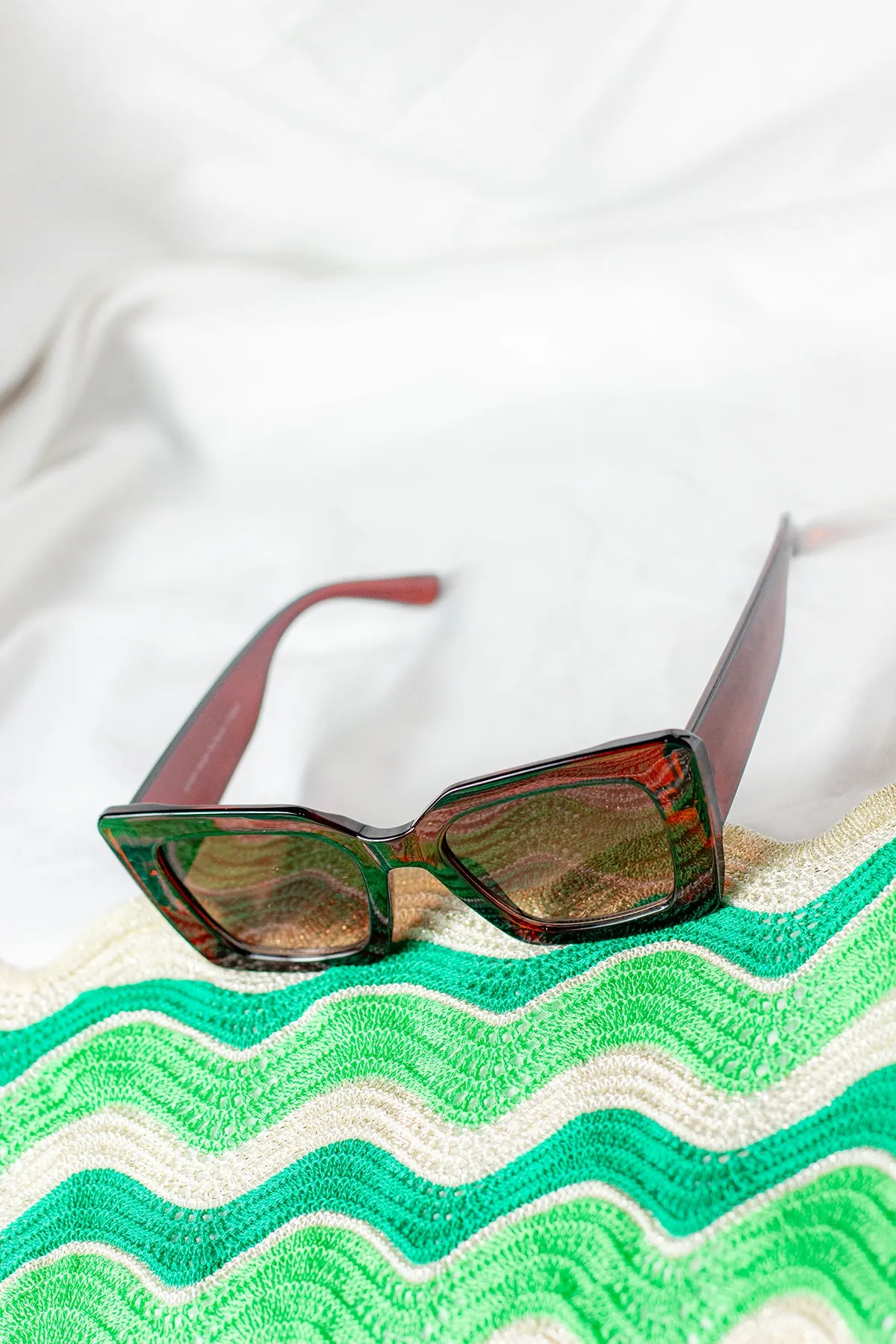 Thick Frame Angled Square Sunglasses