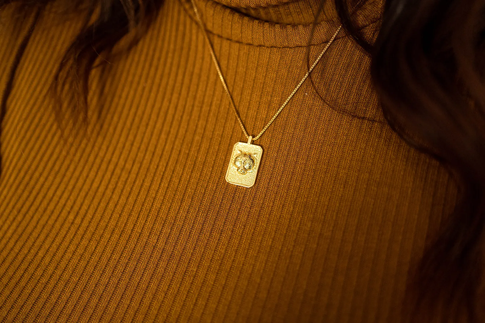 tiger queen pendant necklace