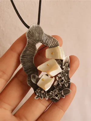 Women Vintage Alloy Flower Shell Sweater Necklace