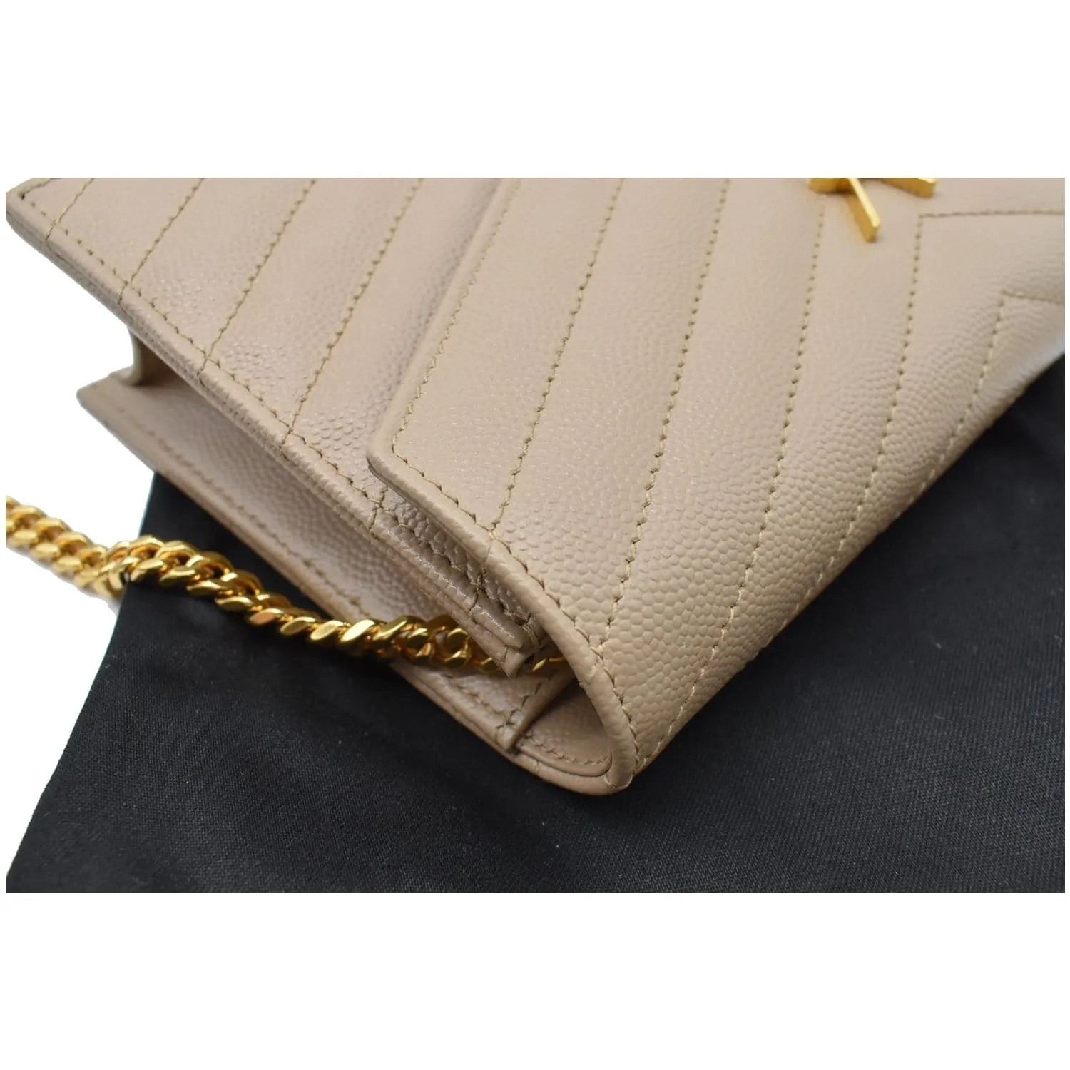 YVES SAINT LAURENT Matelasse Chevron Grain De Poudre Envelope Chain Wallet Beige